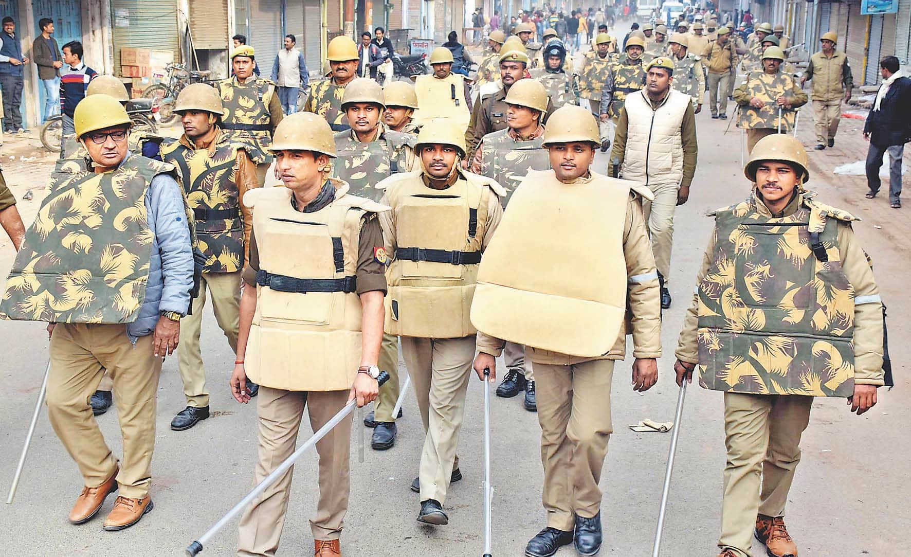 Sudden atmosphere in the city deteriorates, there is a conflict going on