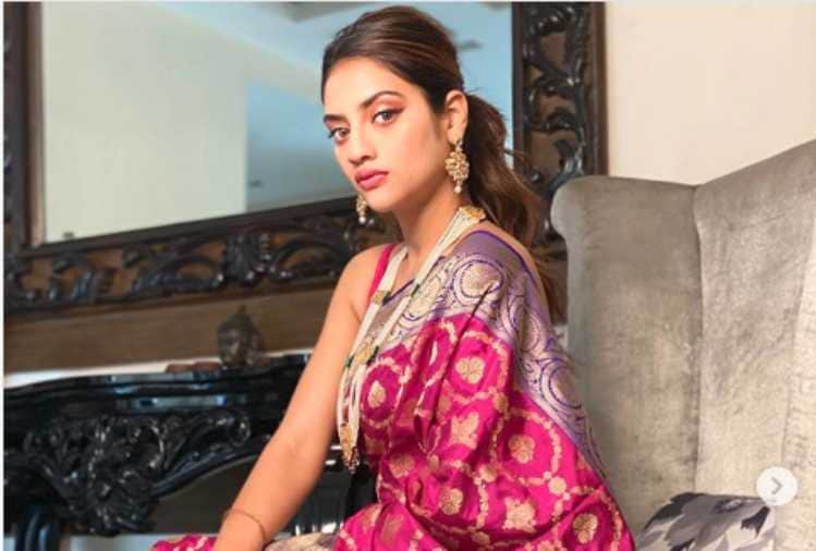 actress nusrat jahan share photos in saree