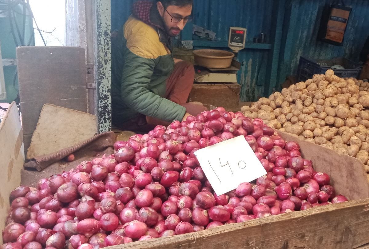 onion prices still not down despite imported one has come to market