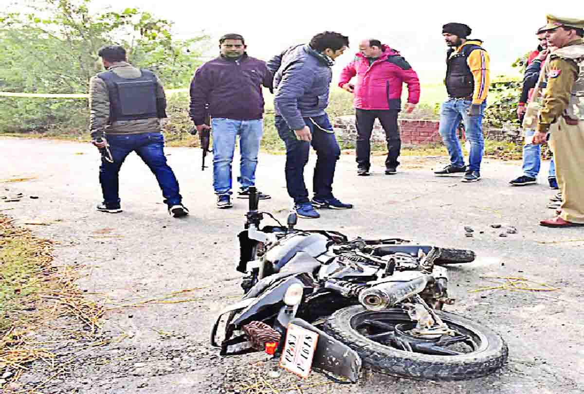 police shoot three criminals in etawah