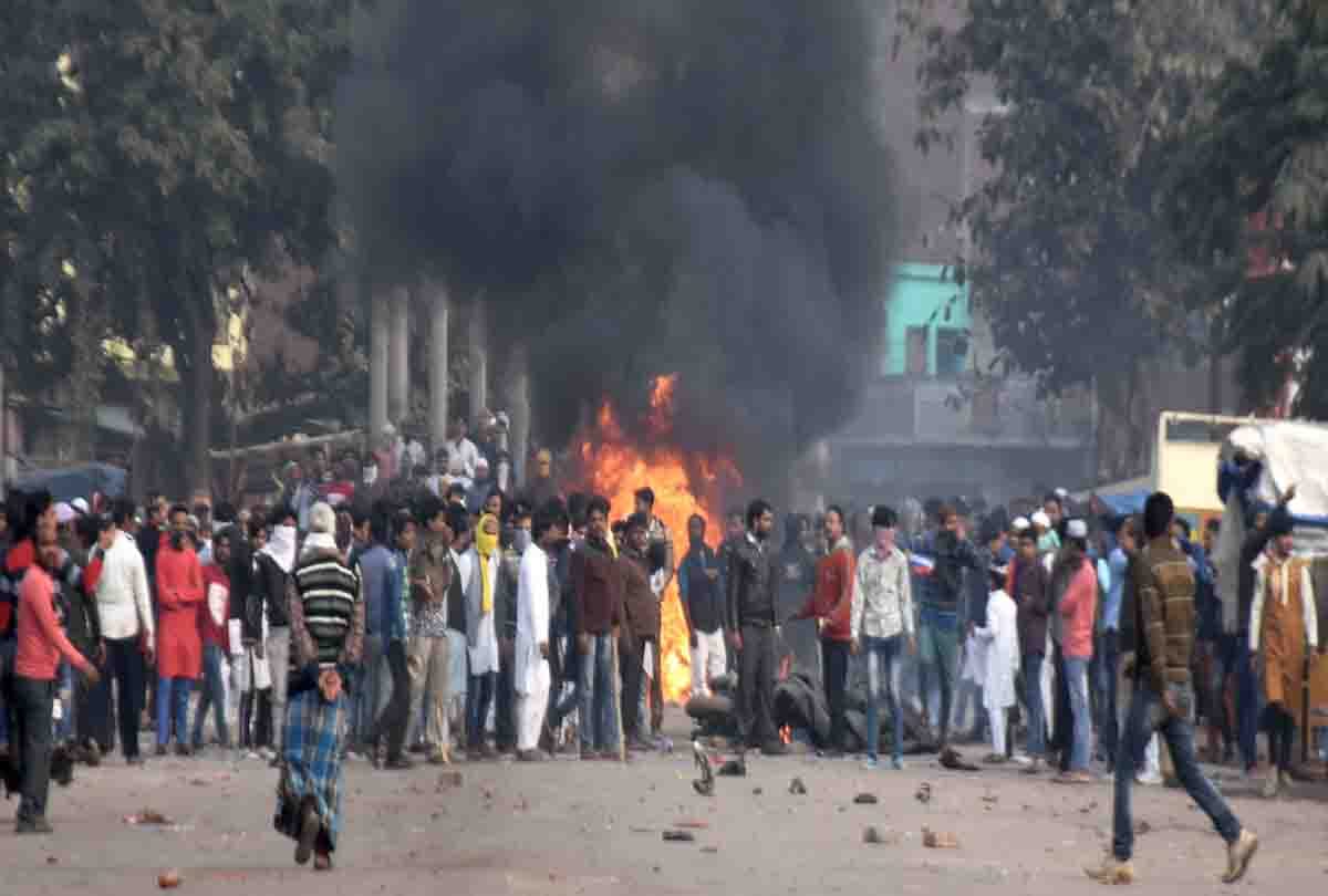 Violence erupted in kanpur after speech from Maulana