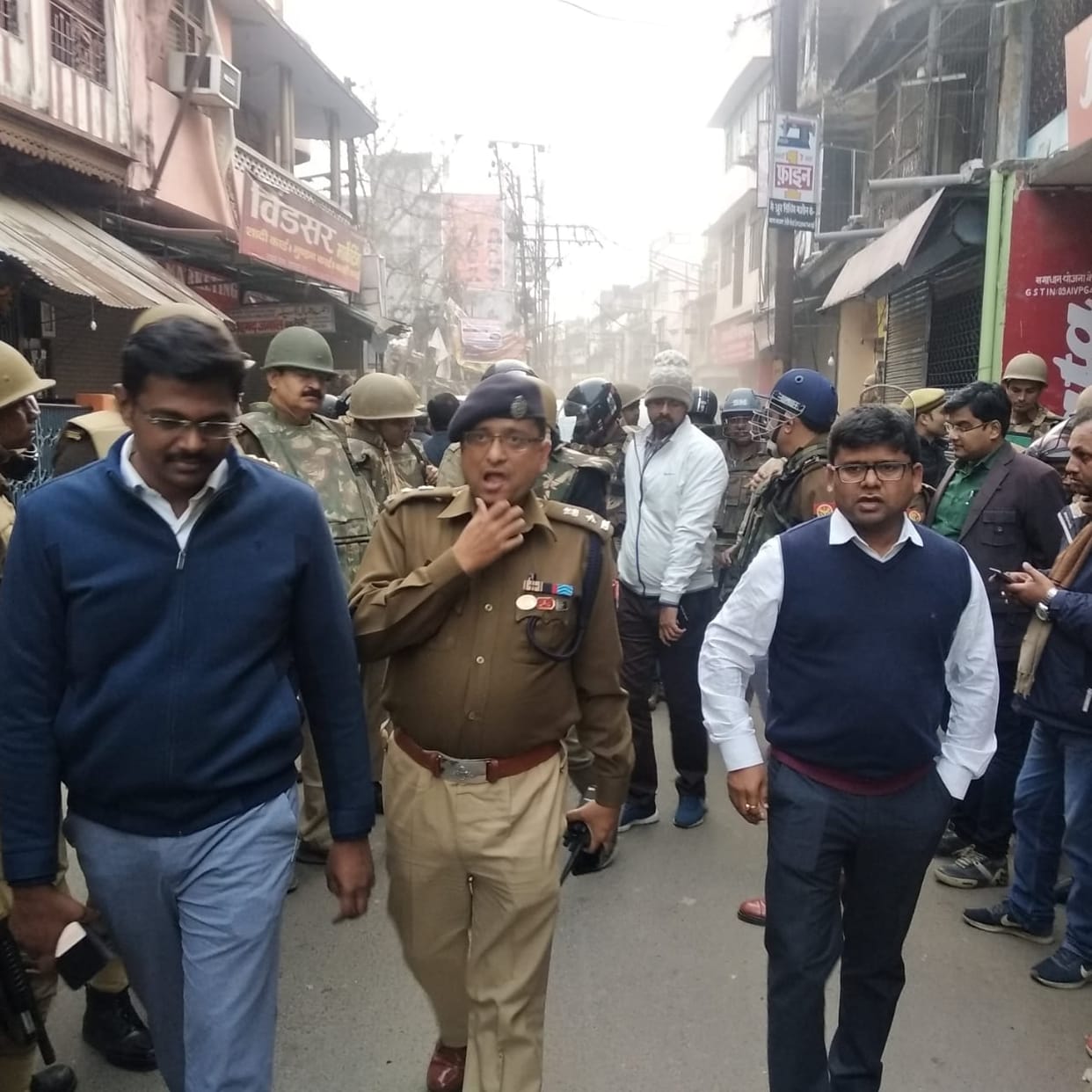 weekly detention gorakhpur market