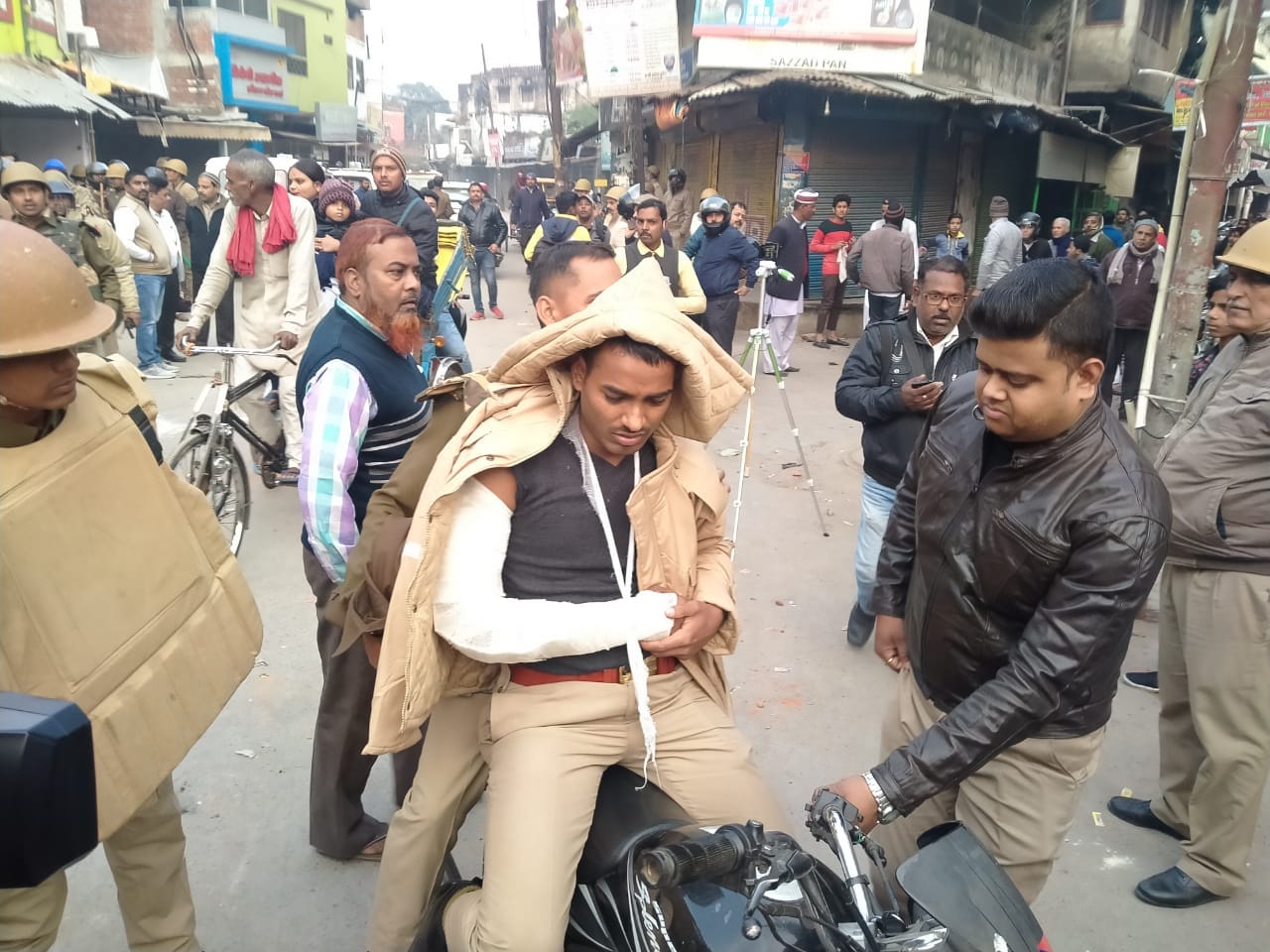 CAA Protest in gorakhpur Live Updates in pictures all day