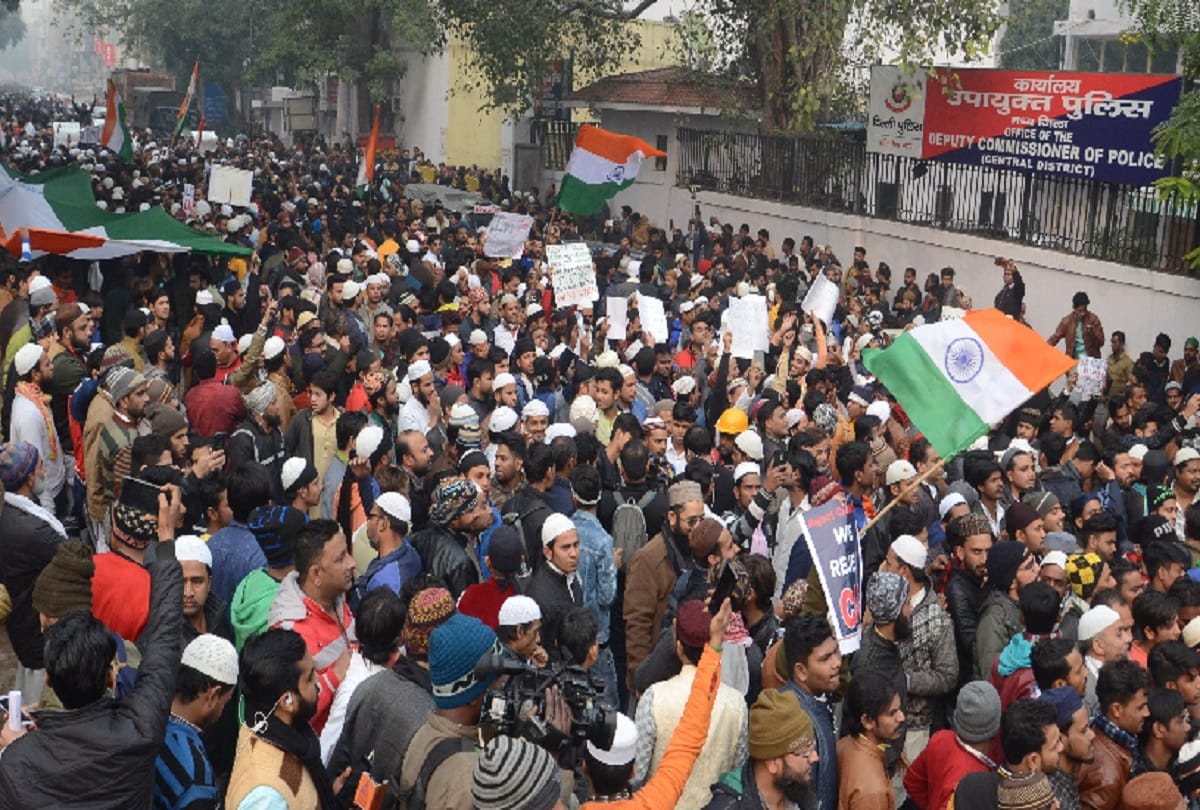 Kalindi Kunj Six days have passed but distance of Delhi has not reduced