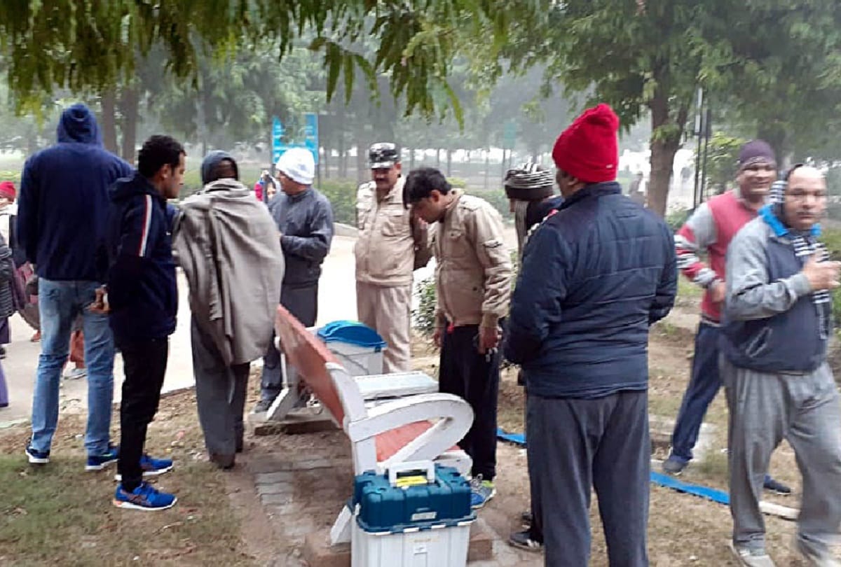 Election office reached among the morning walkers