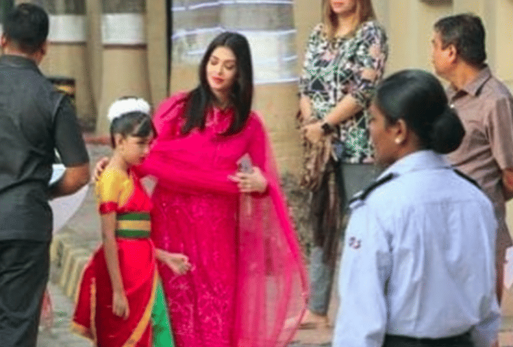 aaradhya bachchan wore saree in school function with aishwarya bachchan