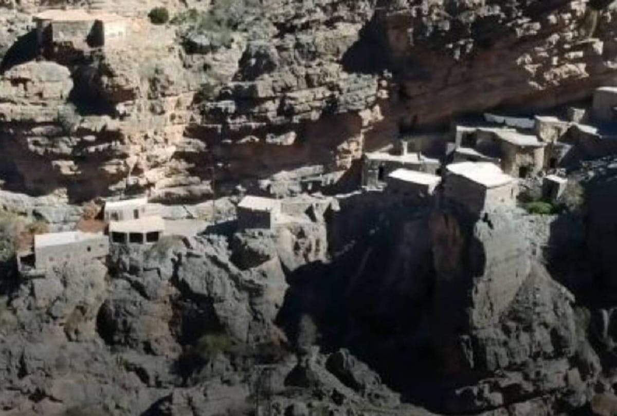 Al Sogara A Hidden village carved into mountain in Oman