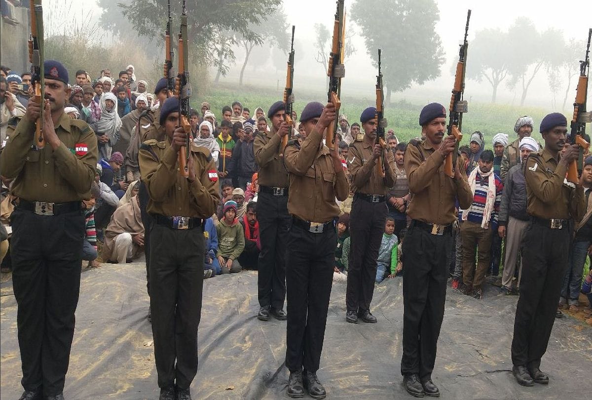 soldier Subhash's funeral with state honors in mathura