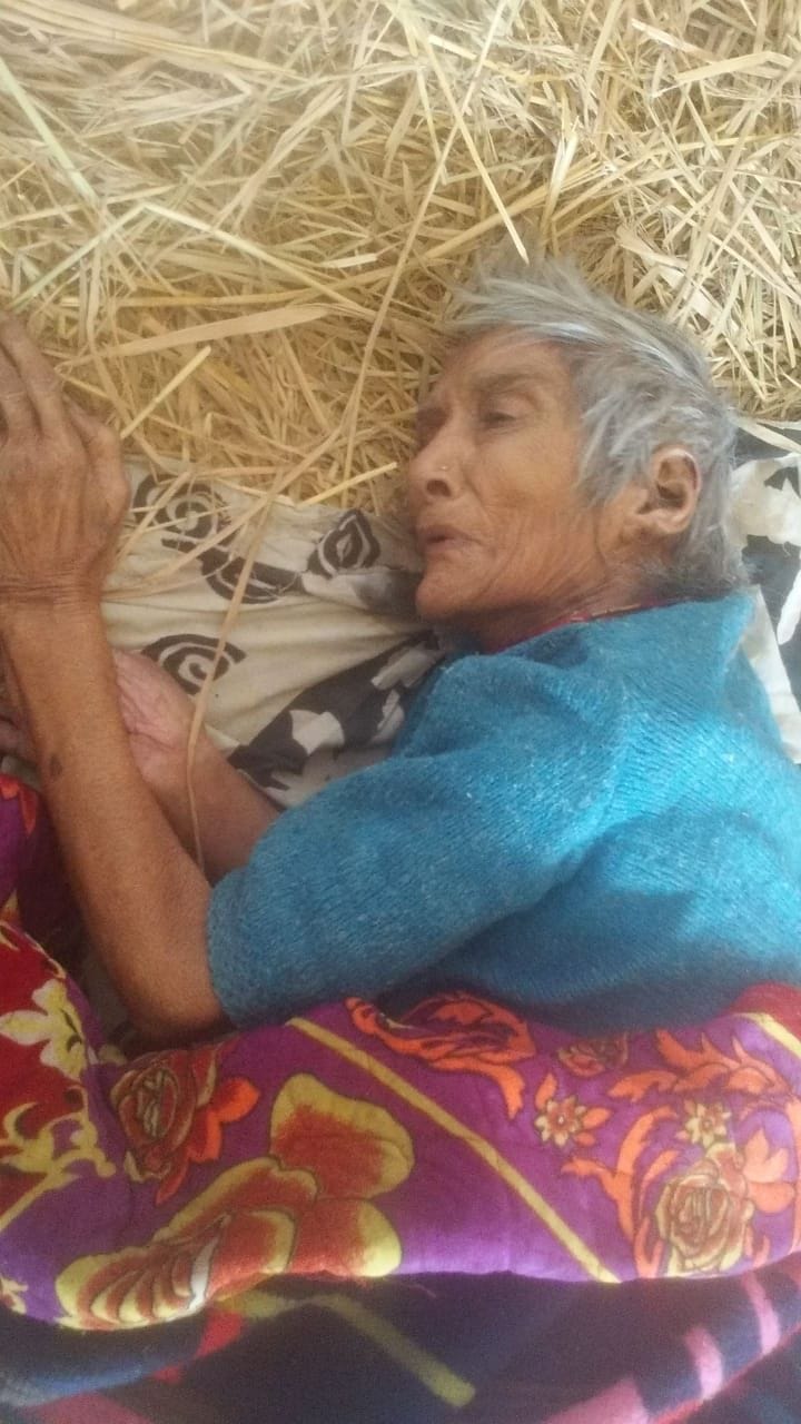 DM Deoria sent old ledy to hospital