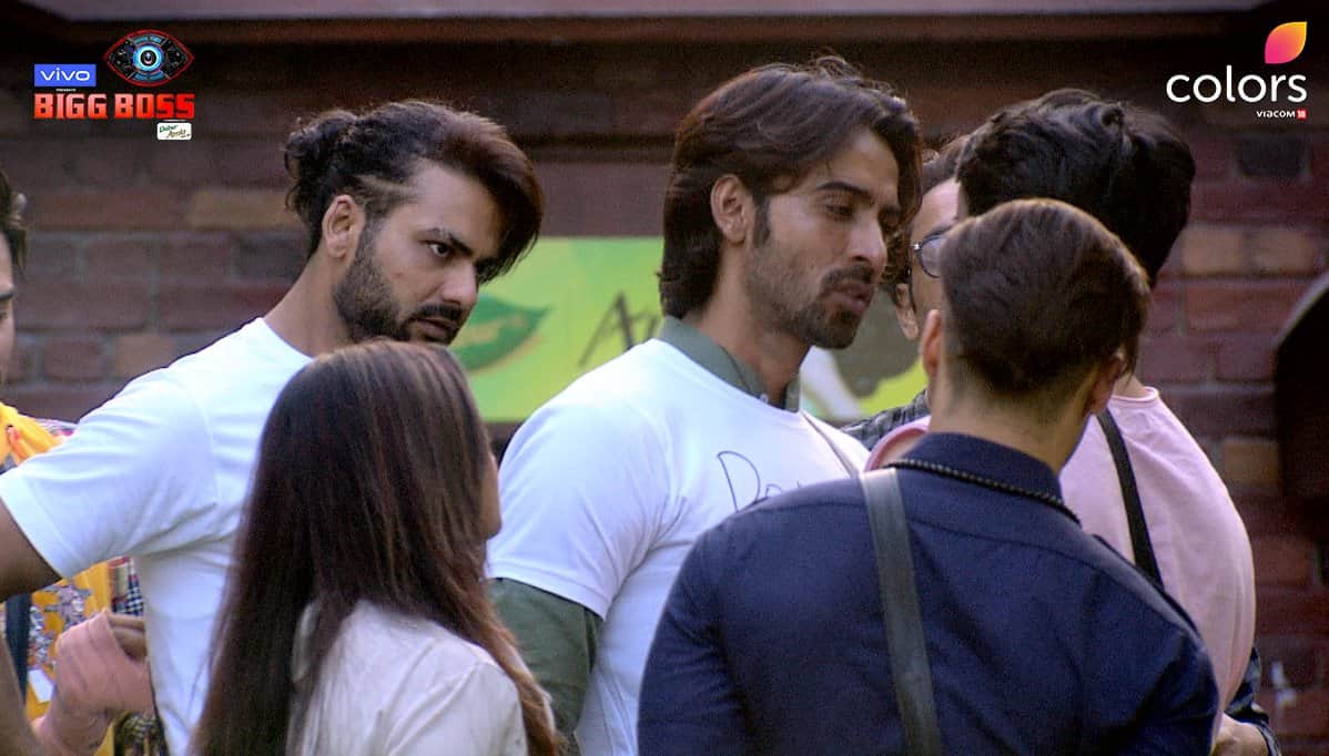 Bigg Boss 13 Vikas Gupta still in the show Devoleena Bhattacharjee not back in Weekend Ka Vaar