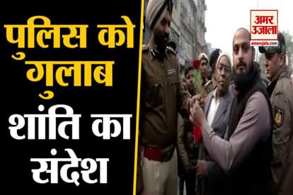 CAA protests :Delhi Police conducts flag march in Jama Masjid