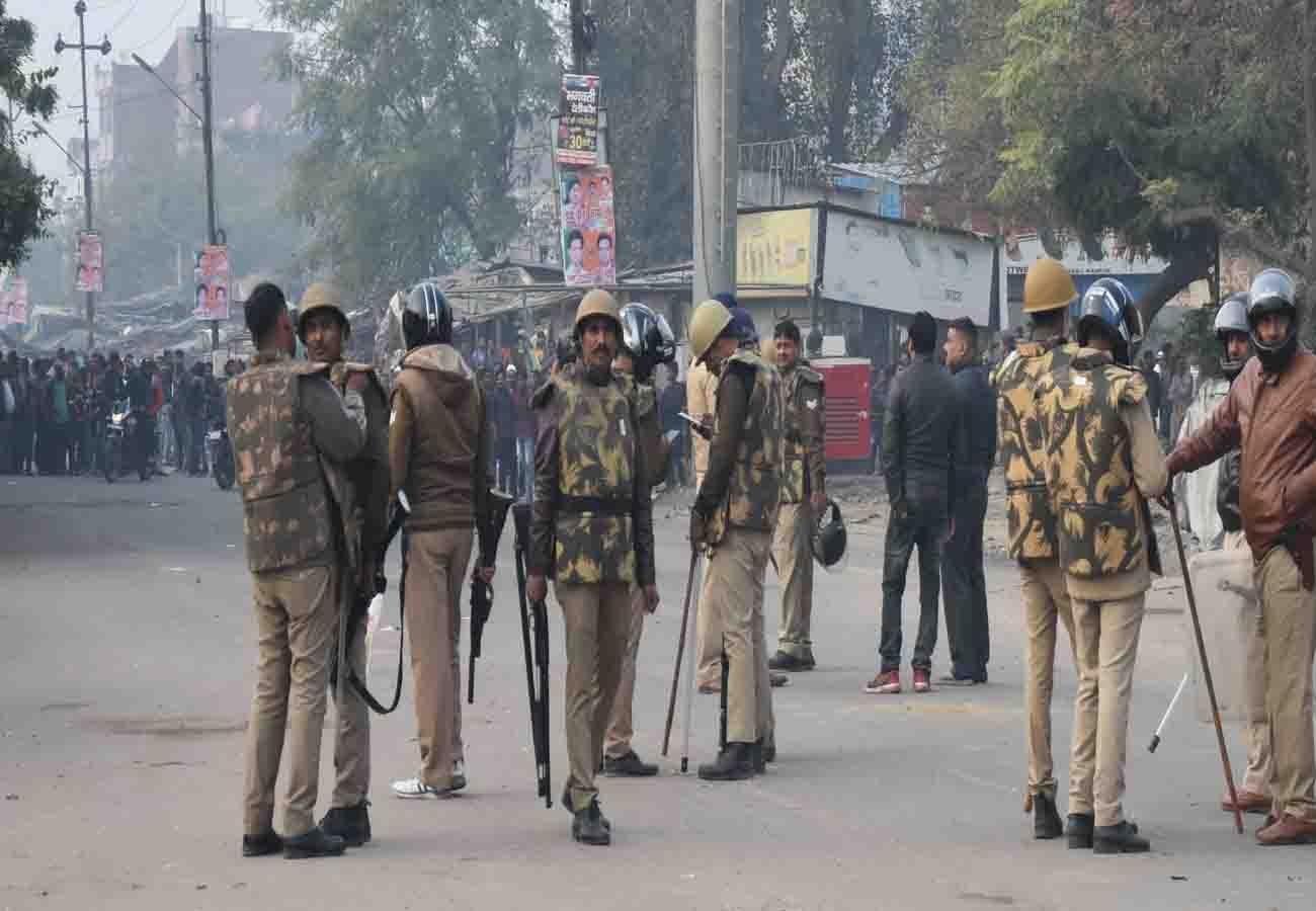 citizenship amendment act, fir lodged against twenty thousand people in violence in kanpur
