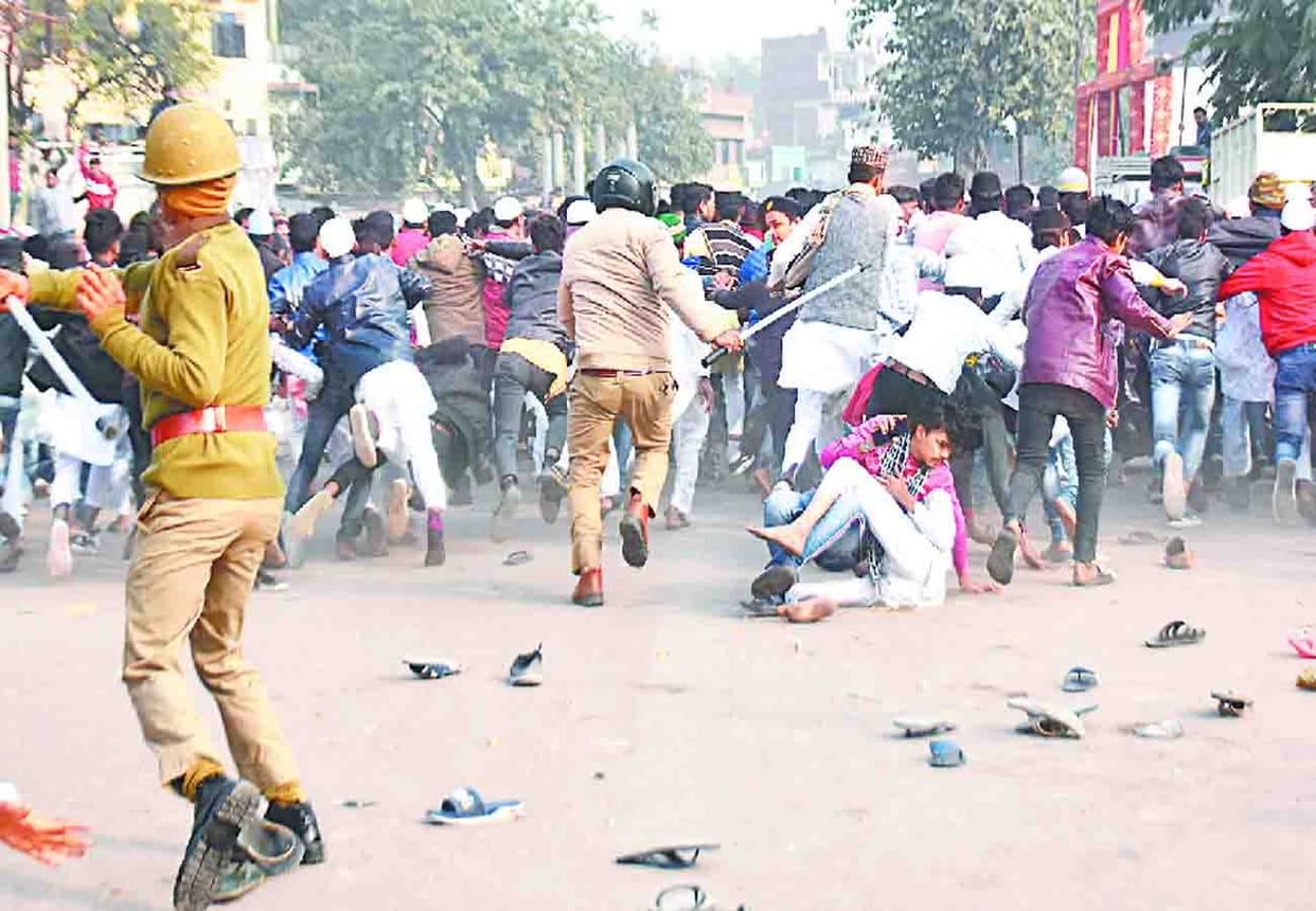 citizenship amendment act, people surrounded the Babu Purwa Kotwali, In Kanpur