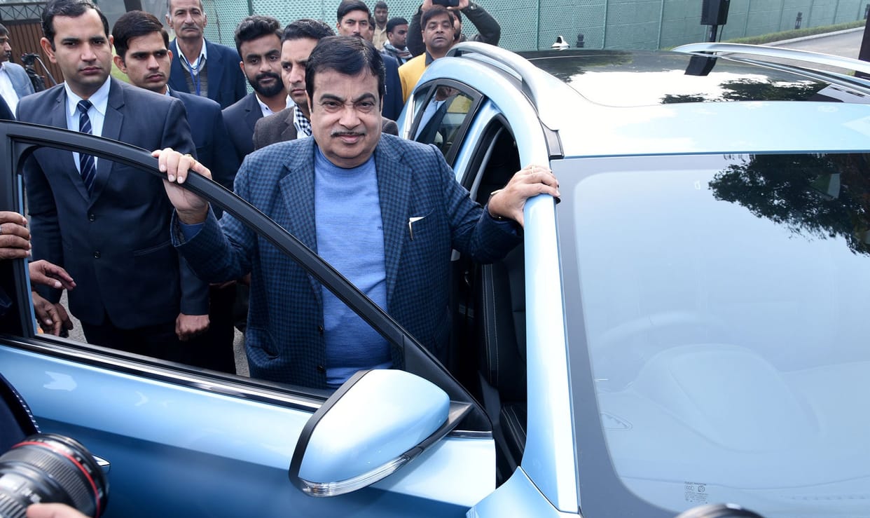 nitin gadkari to check progress report of Chardham Road and National Highways of uttarakhand