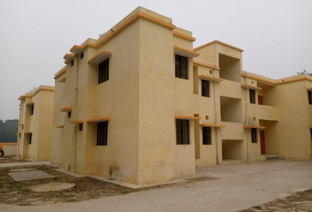 Officers-employees not living in newly constructed housing