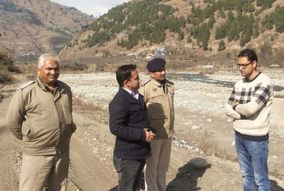 Illegal mining police raid in pabbar river rohru shimla himachal pradesh