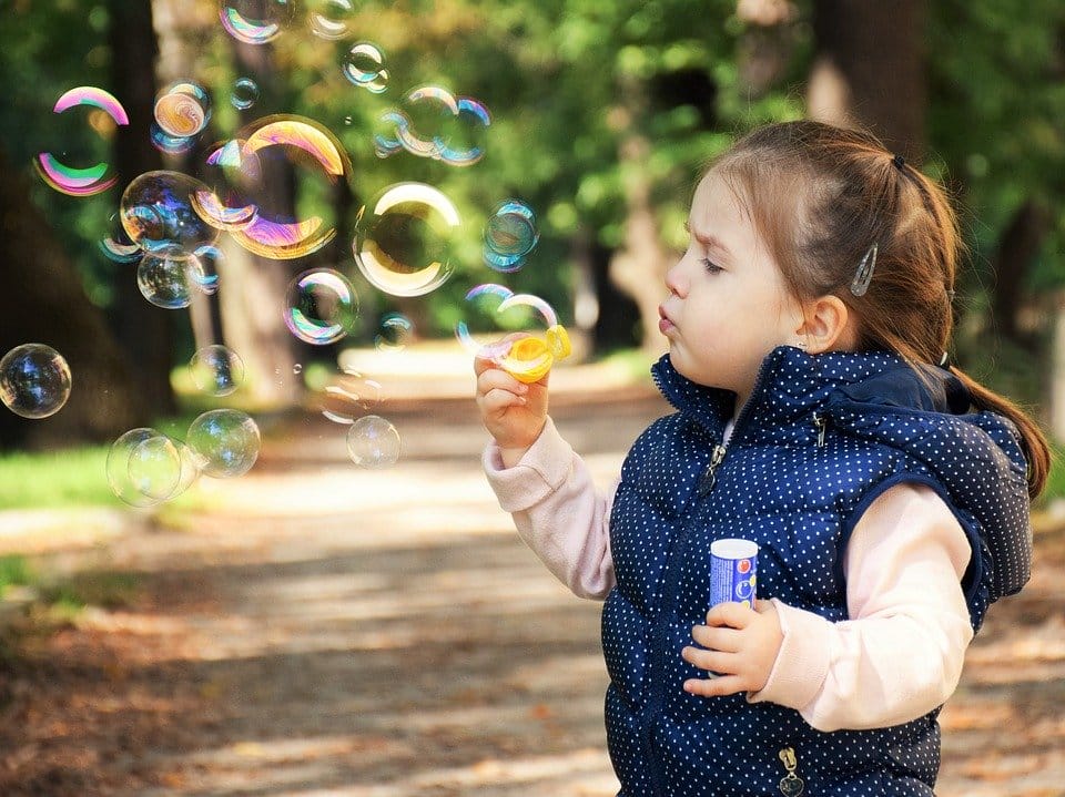 Parenting Tips To Keep in Mind Before Leaving Your Child Home Alone in Hindi