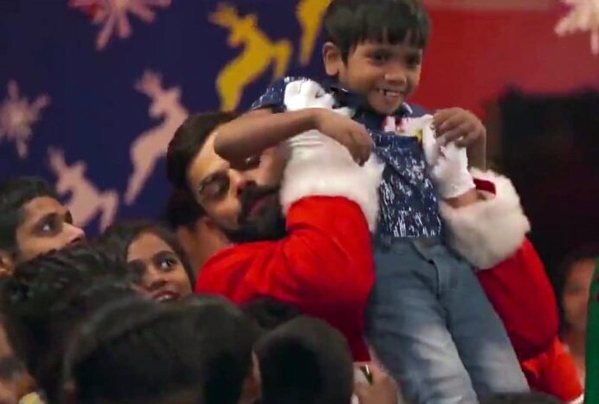 Virat Kohli turns Santa Claus before Christmas to surprise kids in shelter home