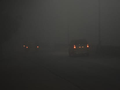 fog in delhi ncr Passengers stuck waiting for trains at New Delhi railway station