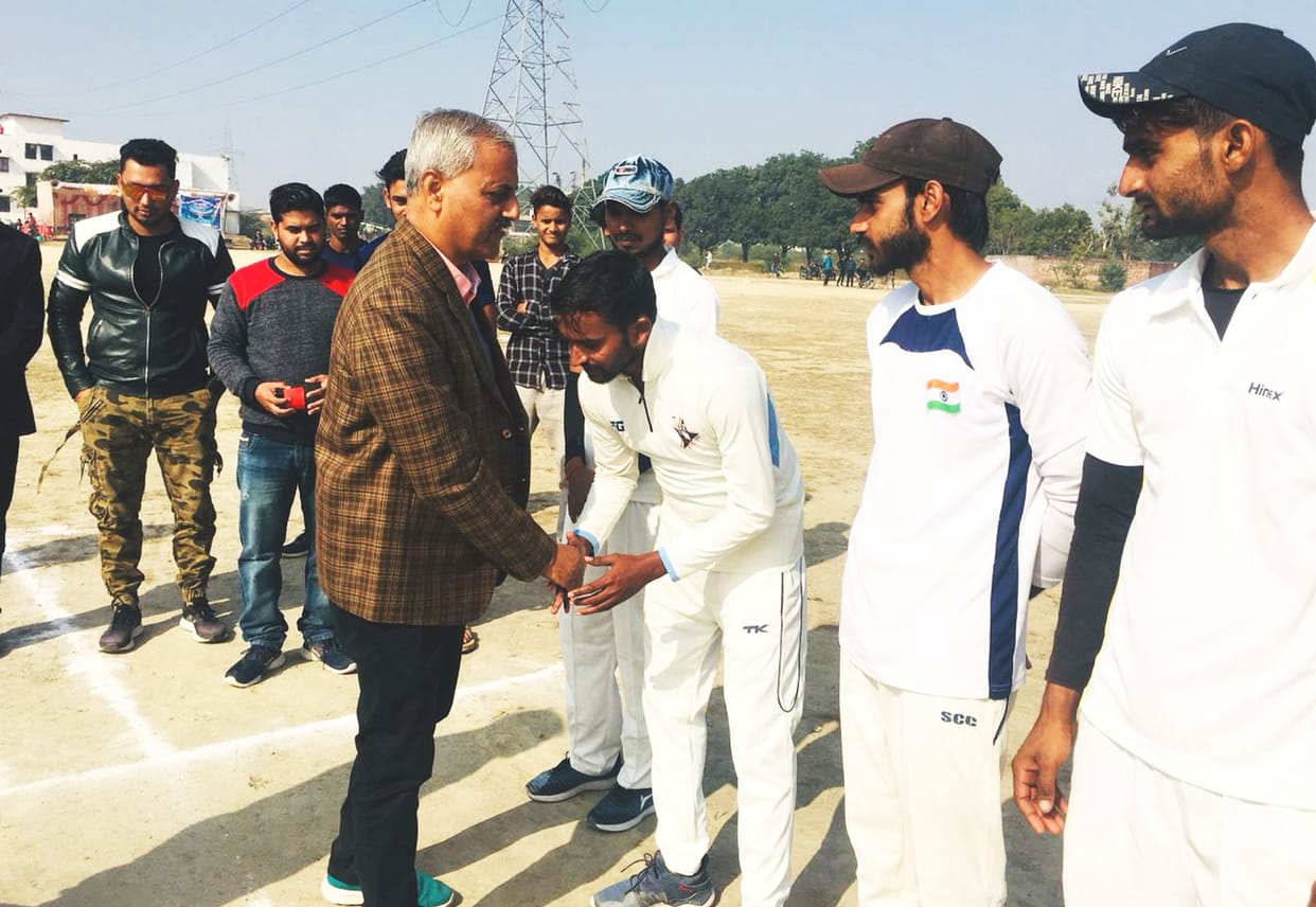 cricket, red club
