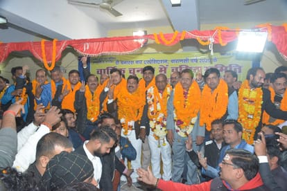 Mohan President & Arun General Secretary elected  in the annual election of Banaras Bar Association