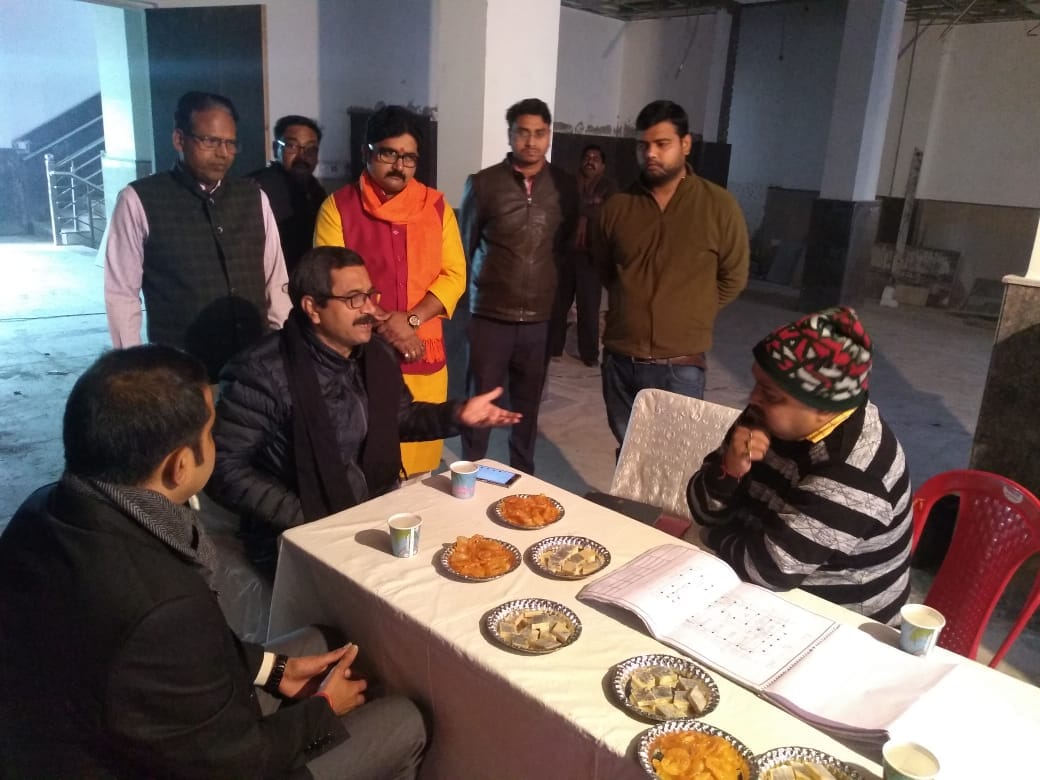 Charitable minister inspects Kashi Vishwanath under construction area