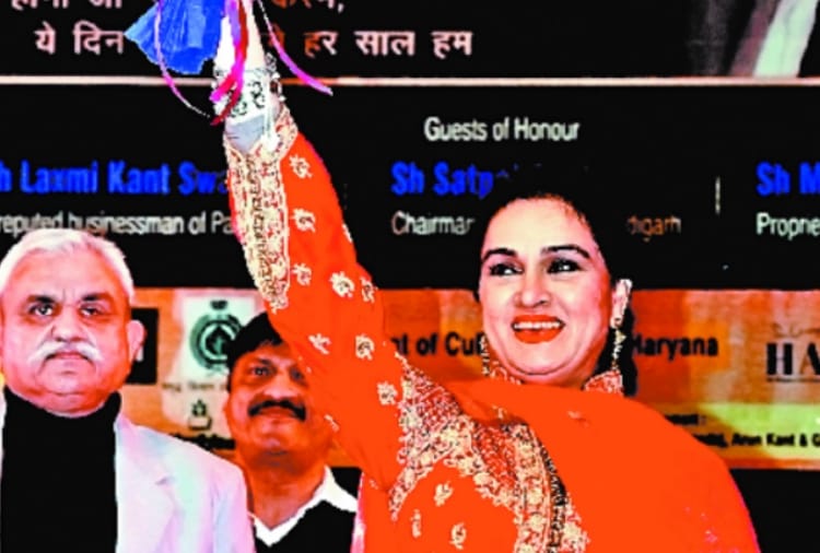 Bollywood actress Padmini Kolhapure reached in Chandigarh
