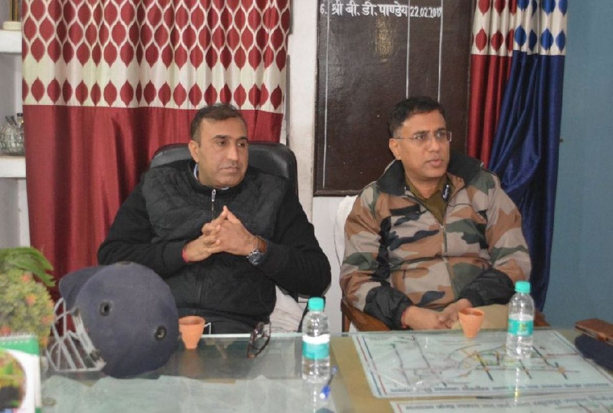 Violence in Firozabad Third Day Slogans in Mixed Population Neighborhoods late at Night