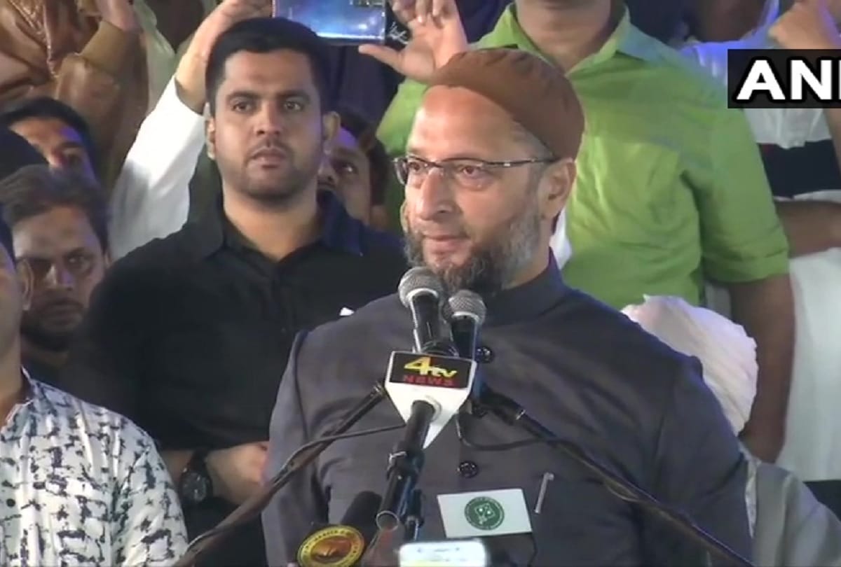 Asaduddin Owaisi Said on CAA Fly tricolour to send message to BJP against the black law