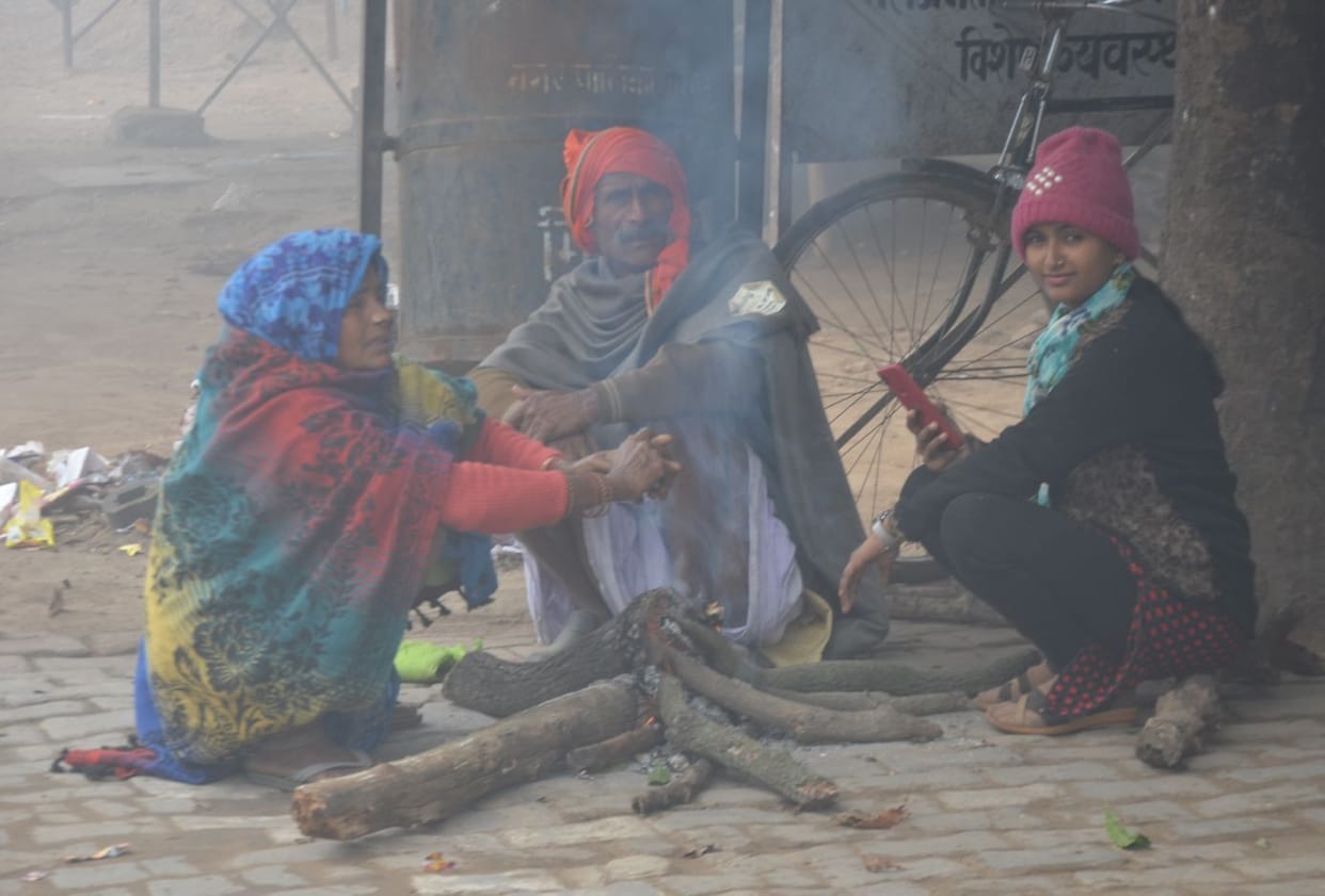 Fog covered valley, mercury reached 4.8 degrees