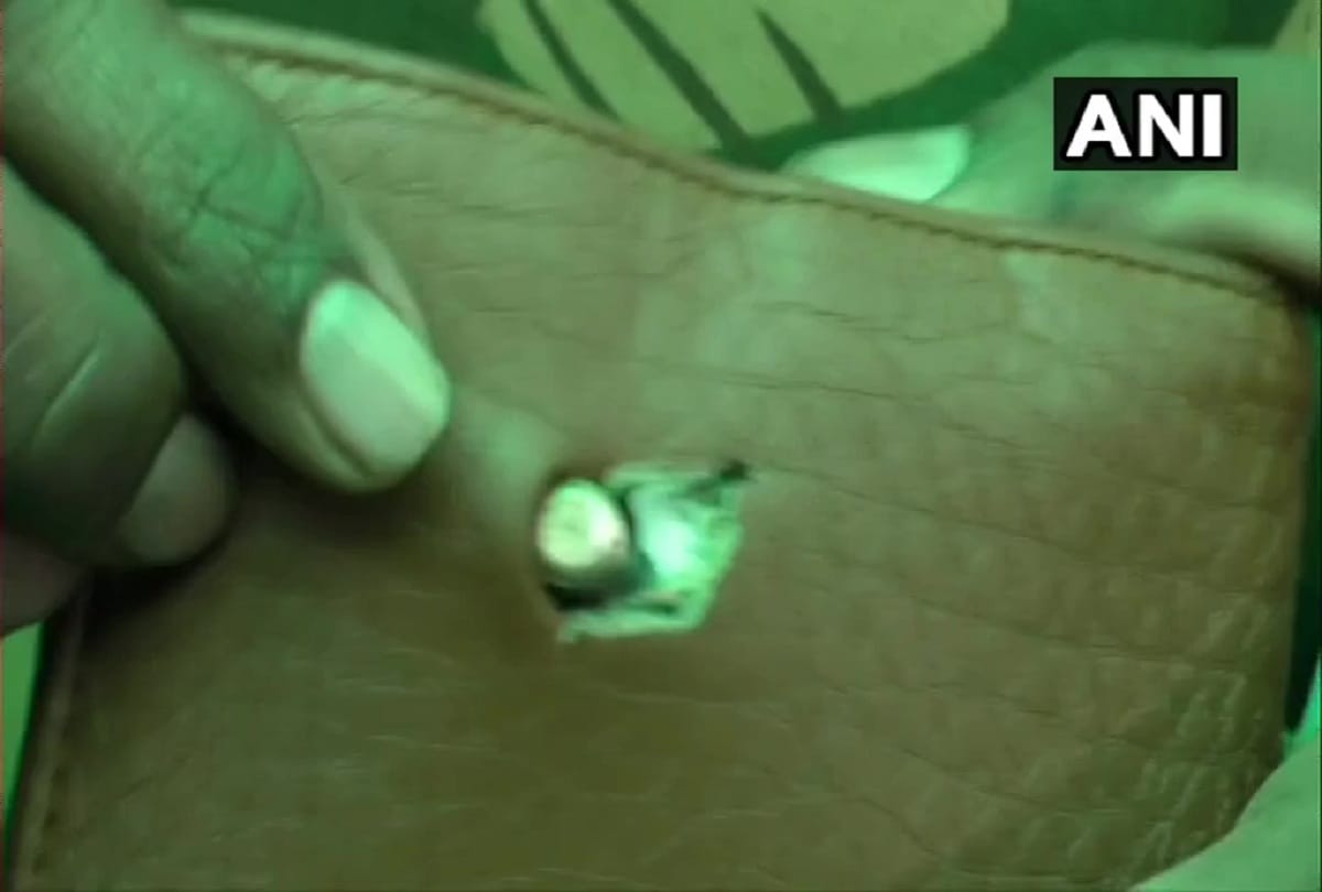 Purse in the pocket saved police constable life from bullet during Firozabad CAA protest