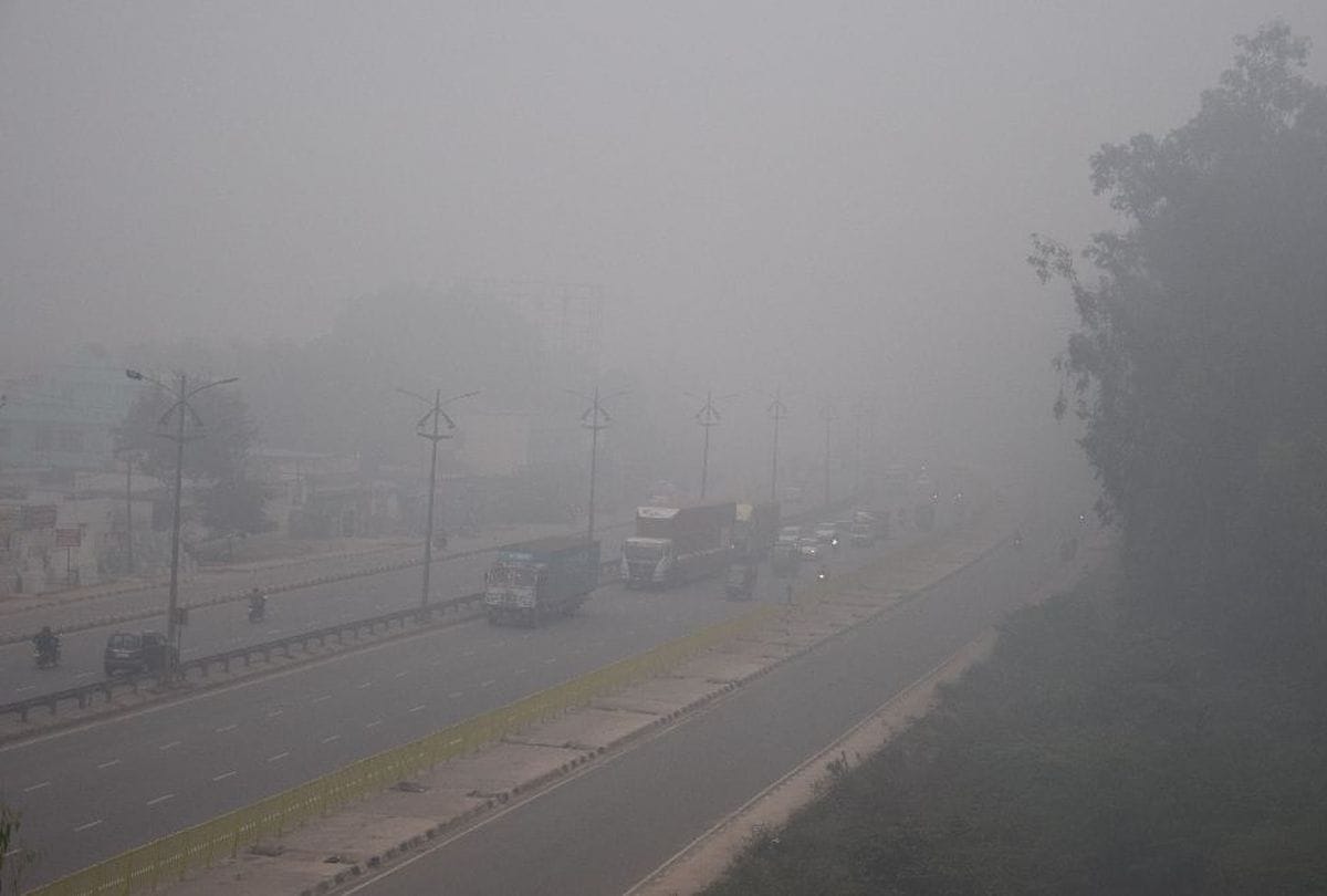 Fog Weather in Agra Visibility Remained zero