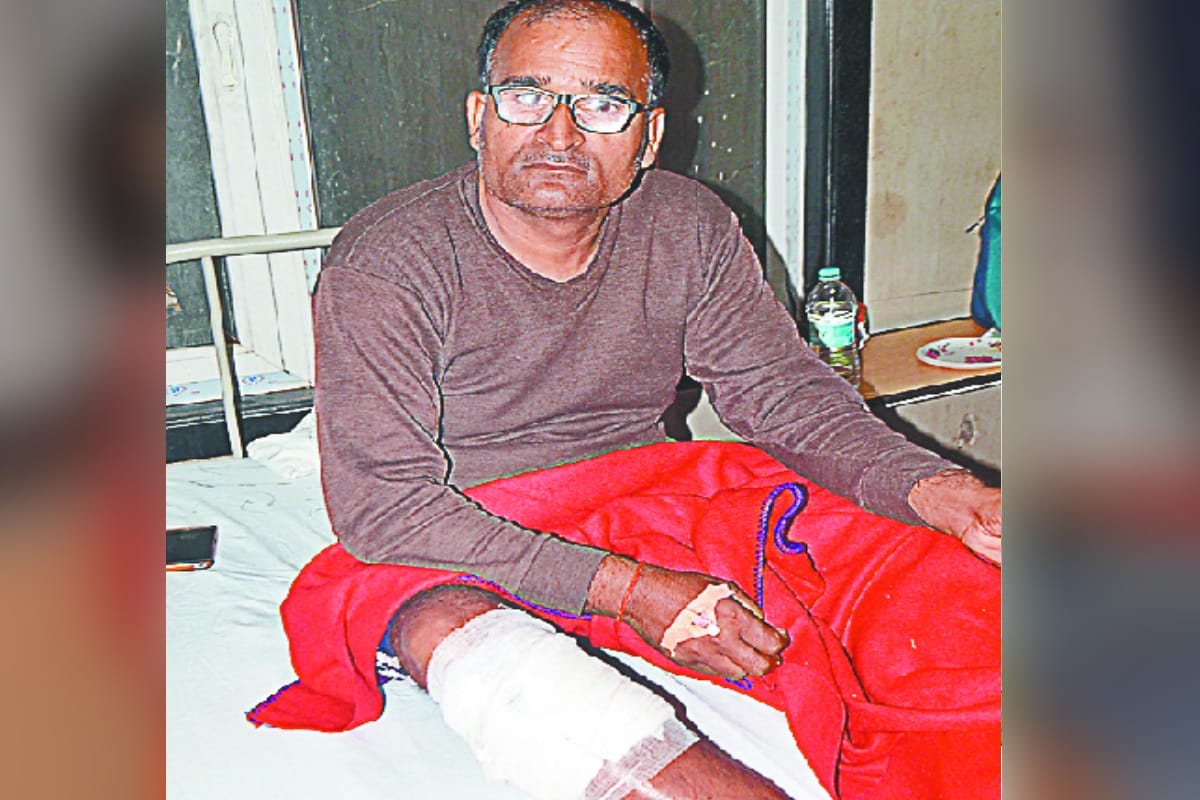 Meerut bawal, injured people told the real story of firing and fire CAA protest