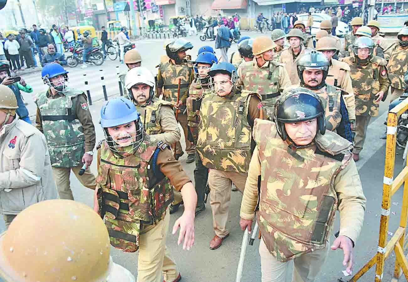 CAA Protest: ADG said violence and conversation together in Kanpur is not possible