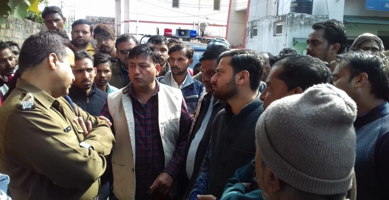 people put pressure on police to arrest  culprits