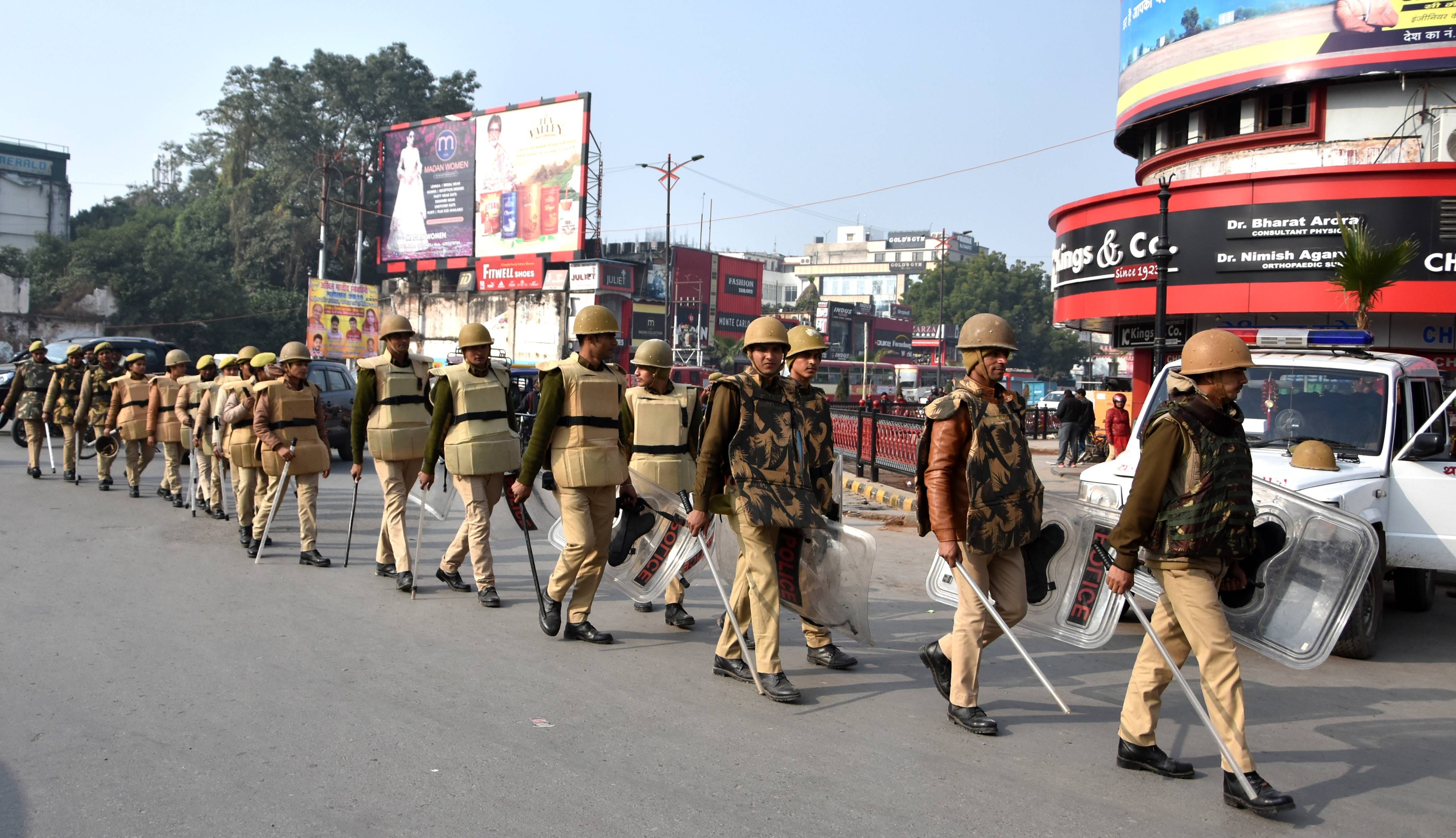 SMS also suspended after internet in Prayagraj