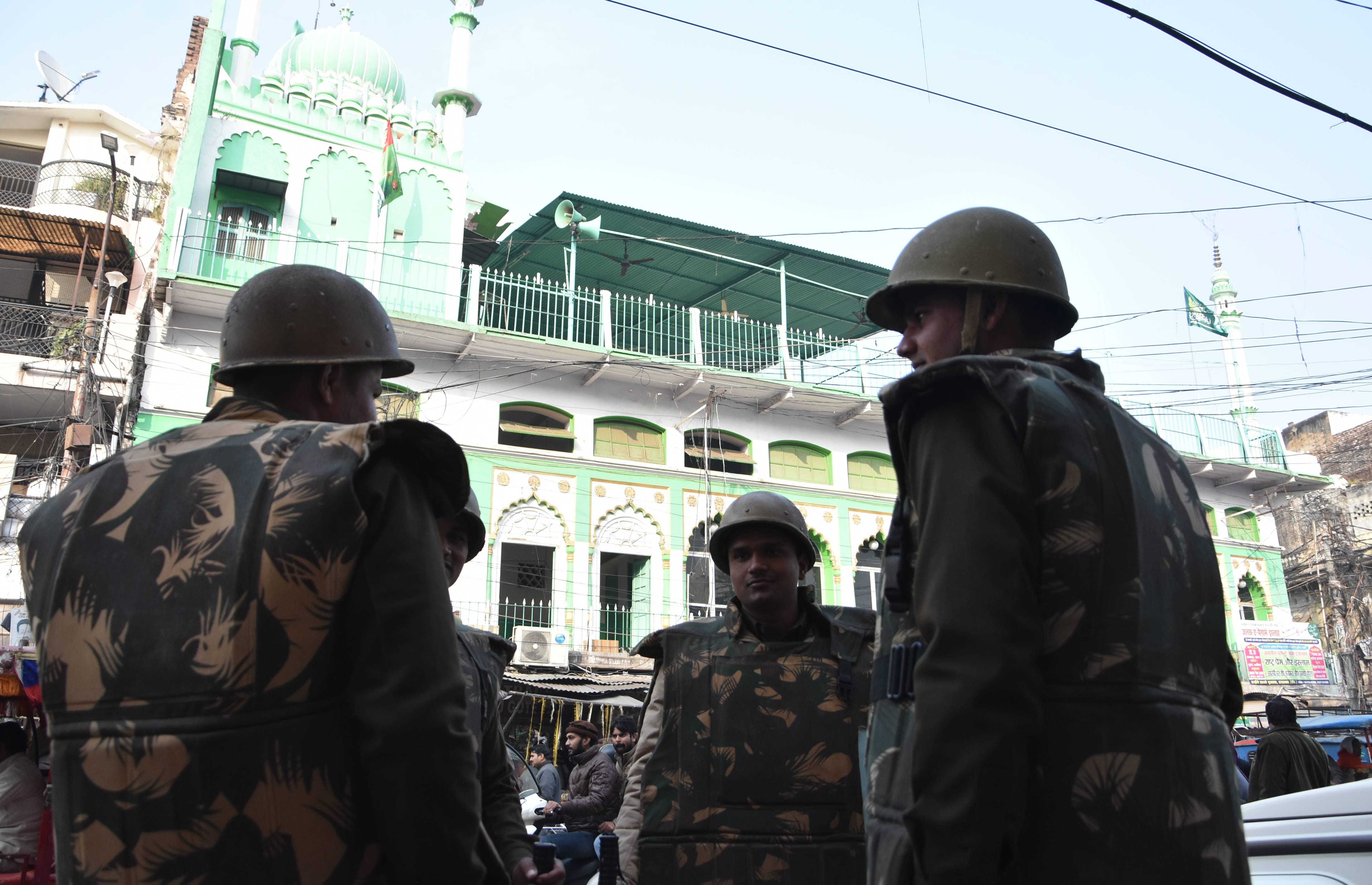 SMS also suspended after internet in Prayagraj