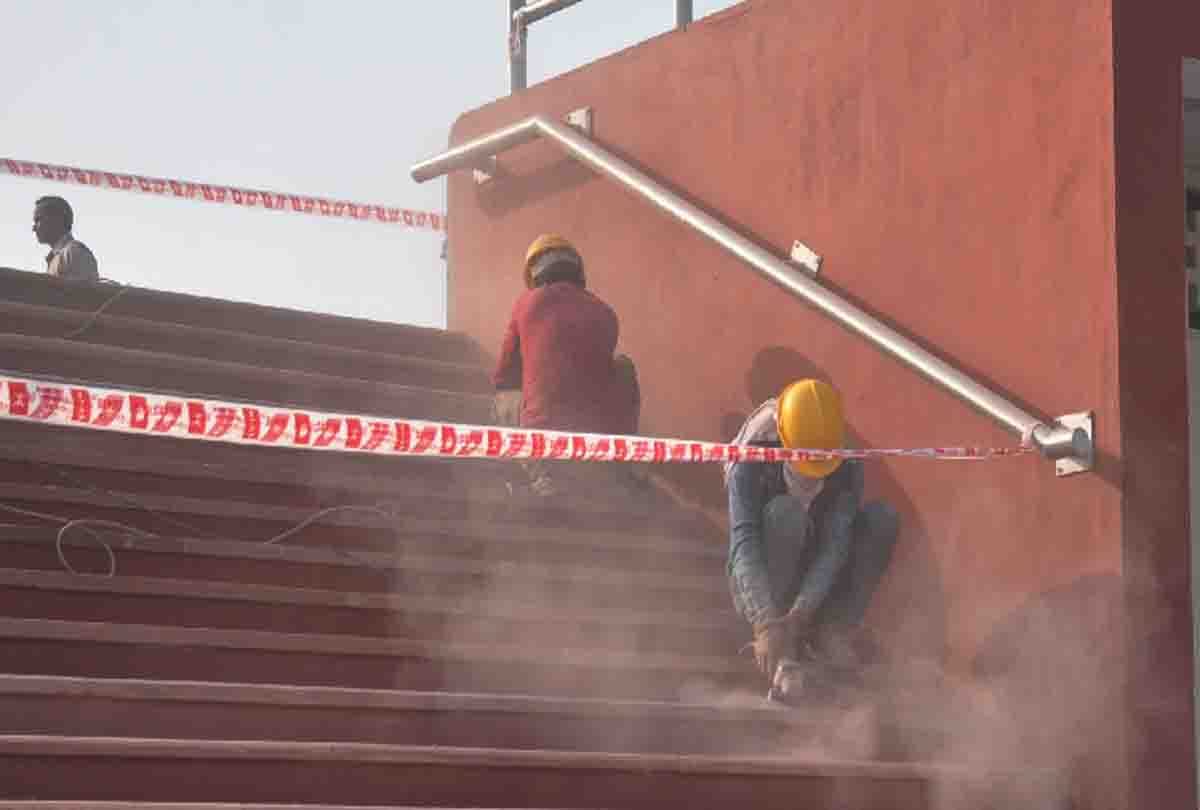 stairs on which PM Modi stumbled were broken