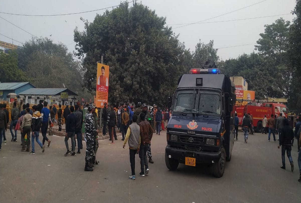 Delhi Ramleela maidan PM Modi Thankyou rally pocket pickers in crowd 