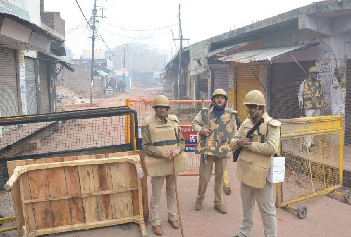 Violence in Firozabad Third Day Slogans in Mixed Population Neighborhoods late at Night