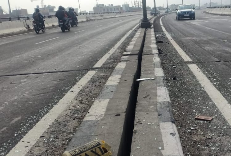A Car overturned on flyover at Zirakpur, Two dead and three injured