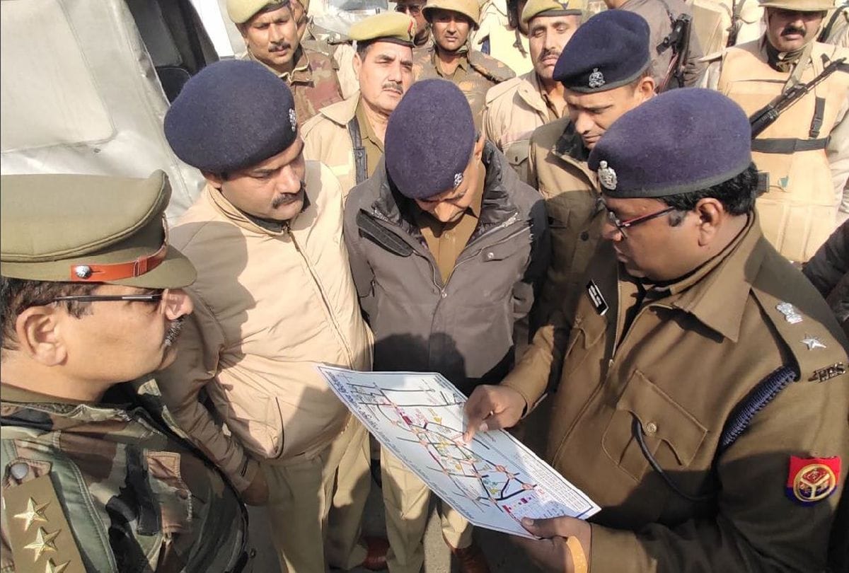CRPF deployed in firozabad after violence over caa protests