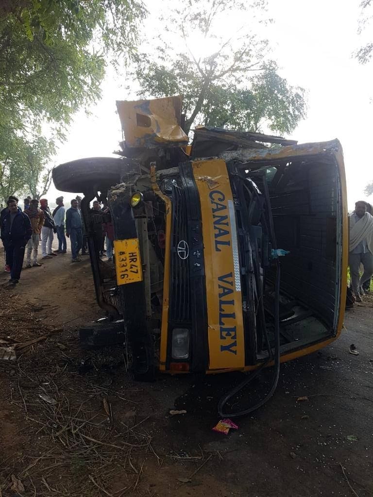 uncontrol bus accident, school