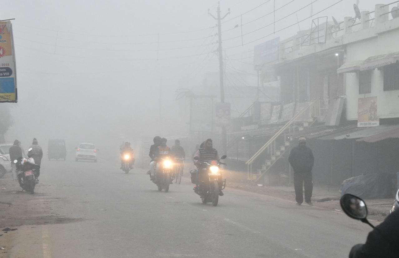 Heavy cold and fog wave in Gorakhpur