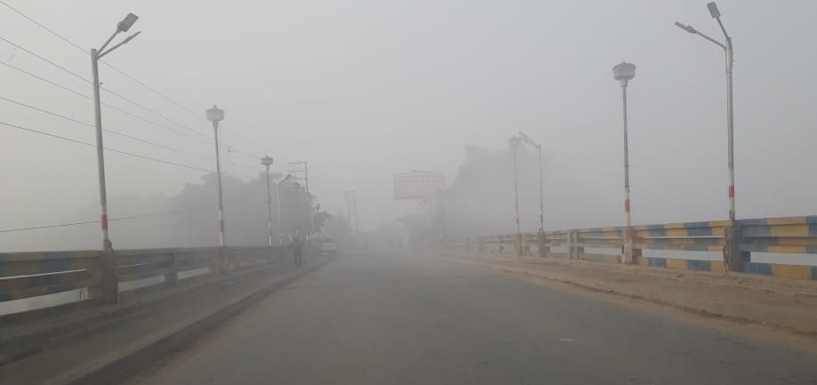 Fog halts the speed of trains