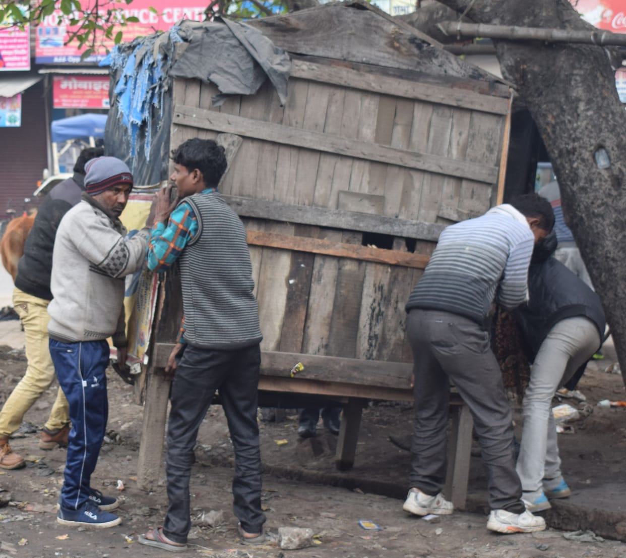 JCB thundered on encroachment, instructing encroachers