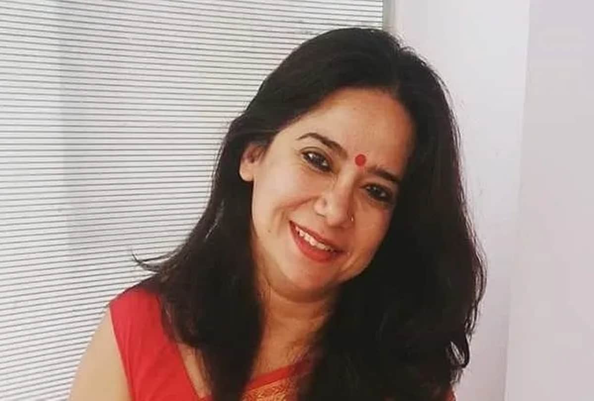 Actress Sadaf Jafar was beaten and arrested by UP Police while protesting against CAA