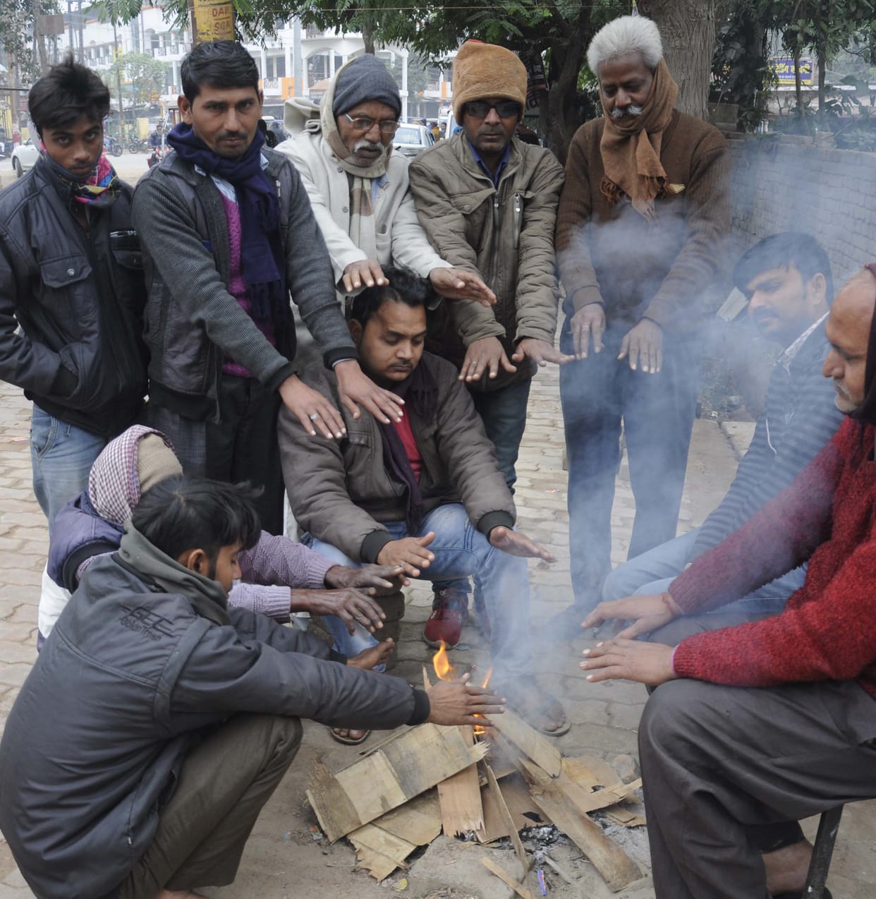 Pratapgarh: Fog sheet till noon, people kept choking with melting