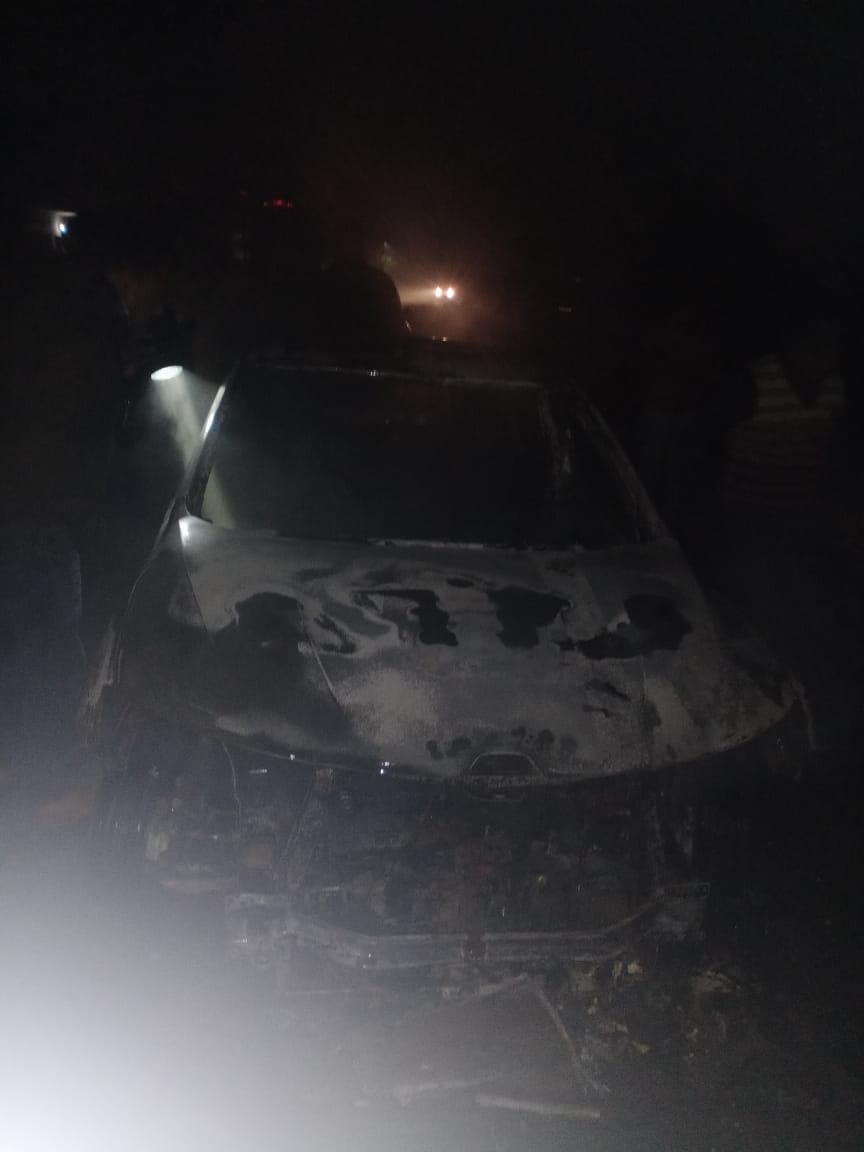 burning moving car in gorakhpur