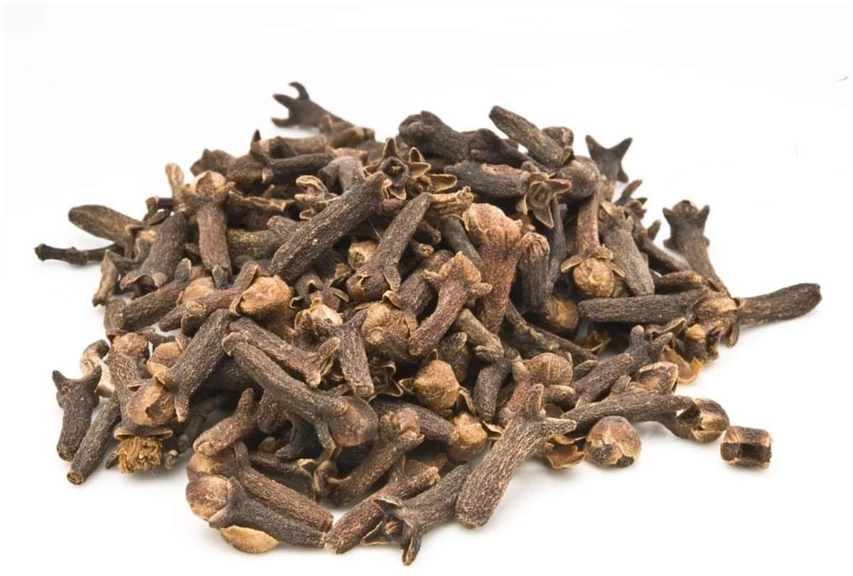 clove oil for acne and pimple how to use clove for skin problem